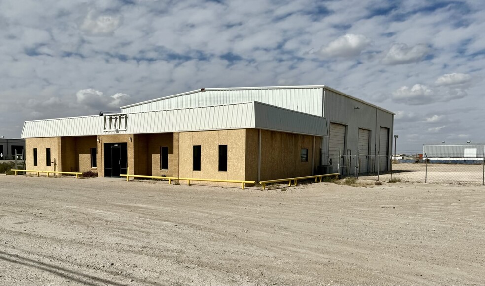 Primary Photo Of 5514 W Carlsbad Hwy, Hobbs Truck Terminal For Lease