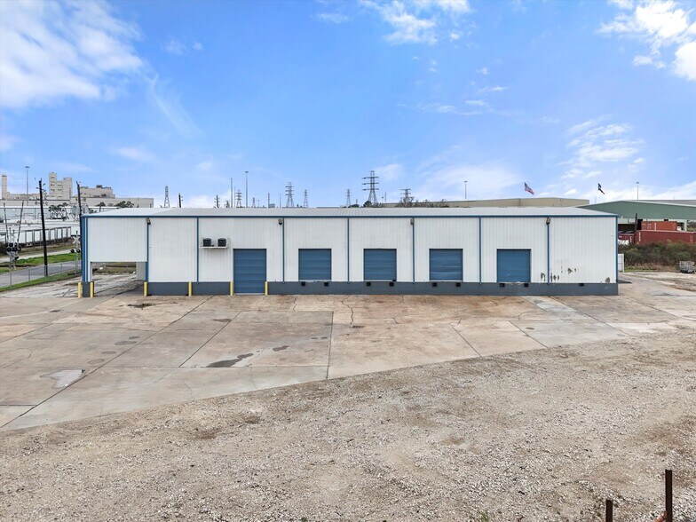 Primary Photo Of 620 Gellhorn Dr, Houston Warehouse For Sale