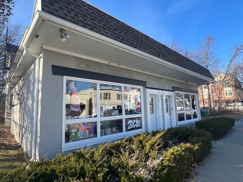 More Photos Of 37 Raymond Ave, Poughkeepsie Storefront Retail Residential For Lease