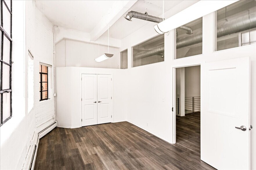 More Photos Of 109 N Orianna St, Philadelphia Office For Sale