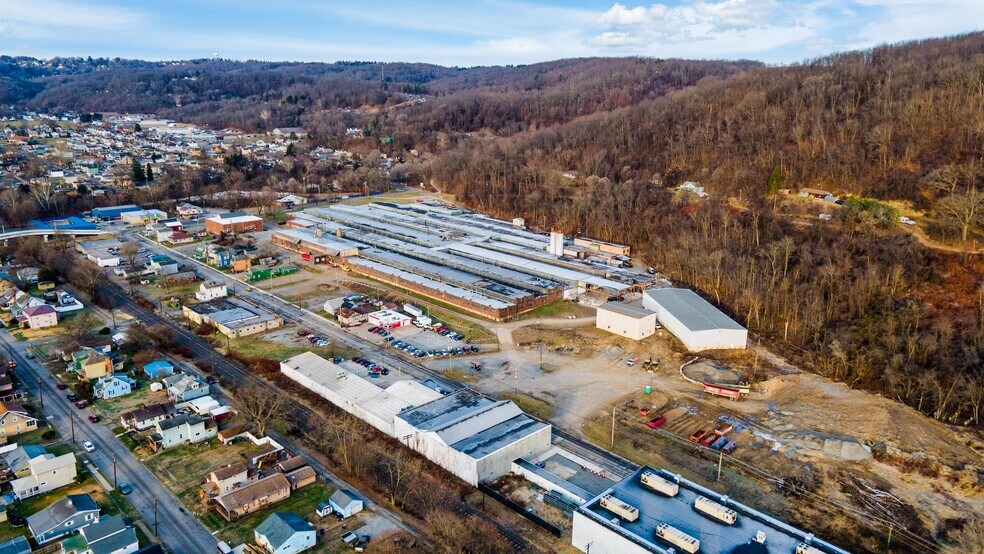 More Photos Of 1 Anna St, East Liverpool Unknown For Lease