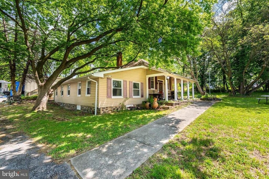 More Photos Of 6712 Dogwood Rd, Woodlawn Schools For Sale