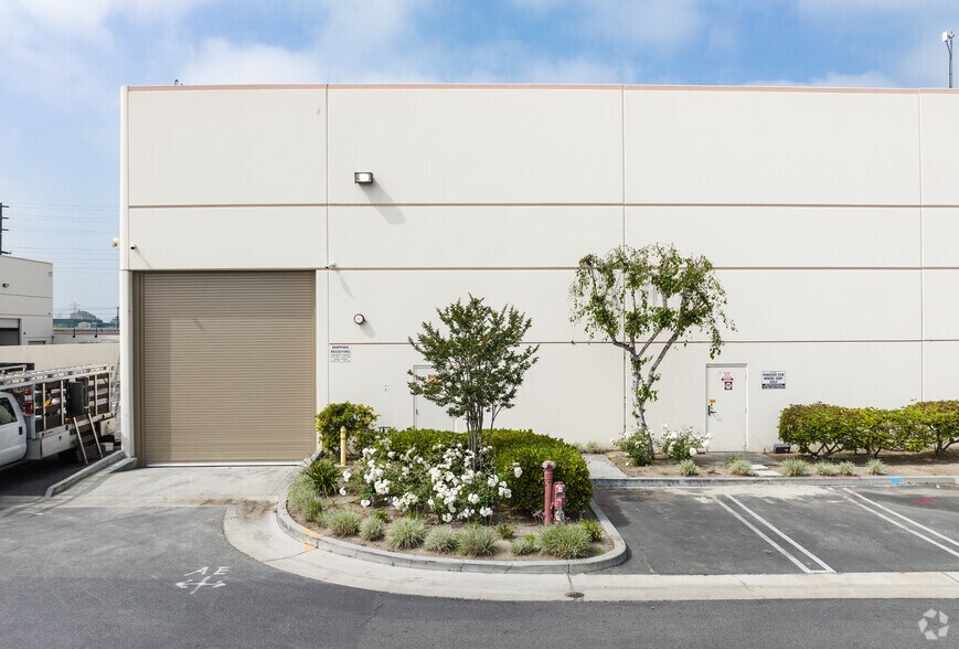 More Photos Of 9848 Firestone Blvd, Downey Unknown For Lease
