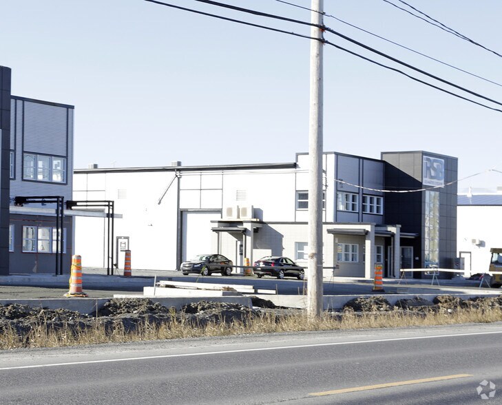 Primary Photo Of 1352 Boul Lionel-Boulet, Varennes Warehouse For Sale