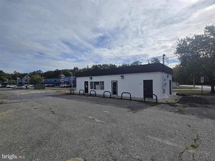 More Photos Of 7 N Lincoln Ave, Vineland General Retail For Sale