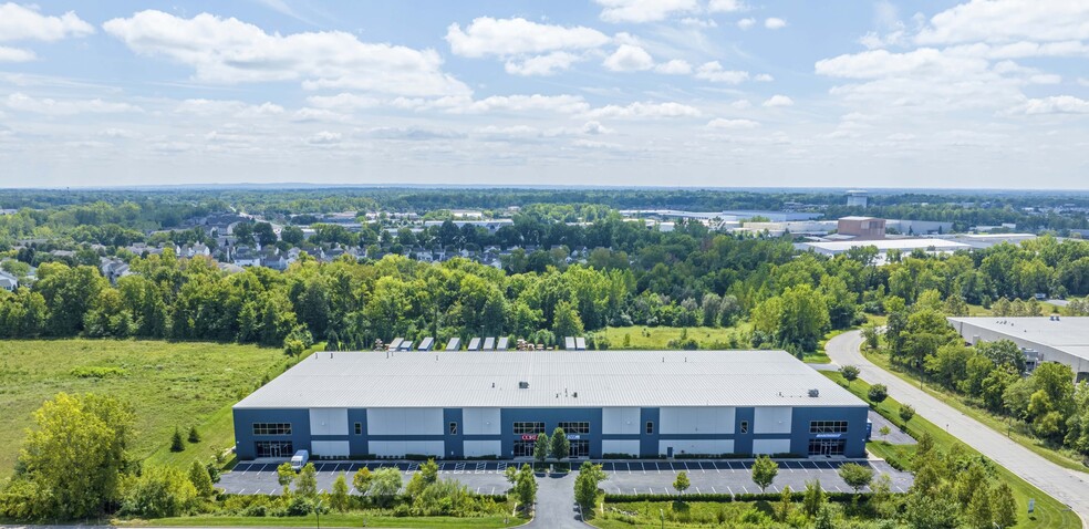 Primary Photo Of 1801-1831 Deffenbaugh Ct, Columbus Warehouse For Lease
