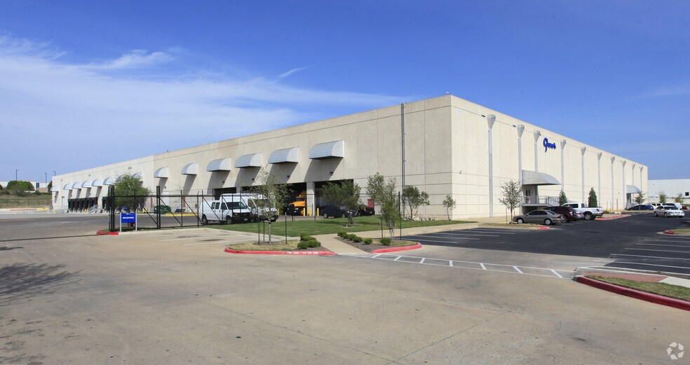 More Photos Of 8119 Exchange Dr, Austin Manufacturing For Lease