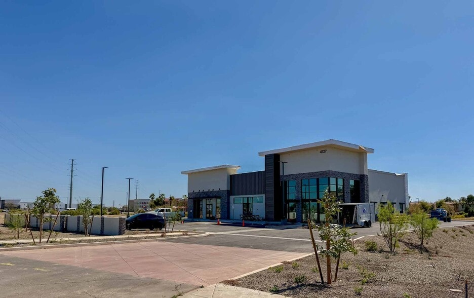 More Photos Of 4727 E Pecos Rd, Gilbert Medical For Lease