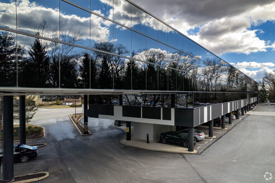 More Photos Of 426 W Lancaster Ave, Devon Office For Lease