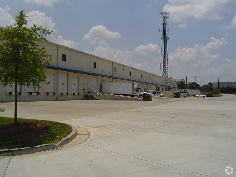 More Photos Of 105 Forest Pky, Forest Park Warehouse For Lease