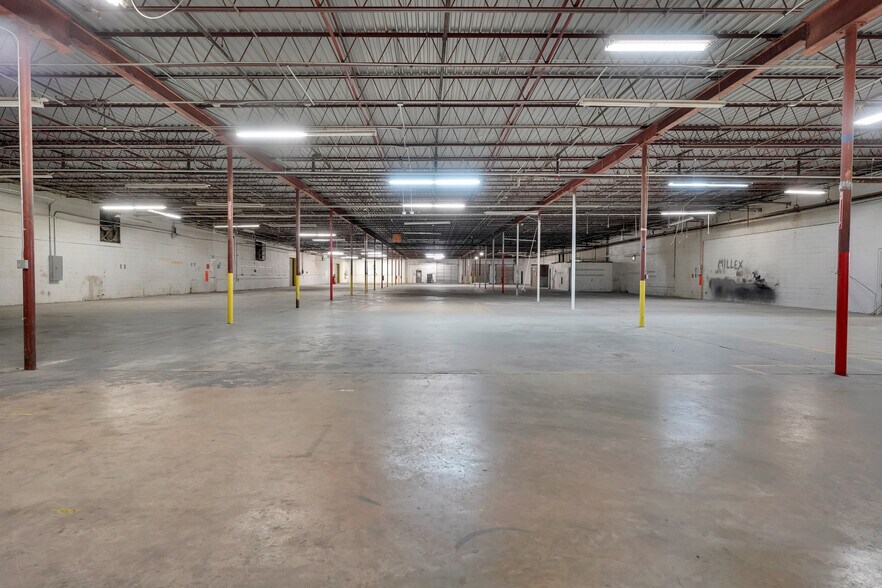 More Photos Of 1900 Buford Hwy, Duluth Warehouse For Lease