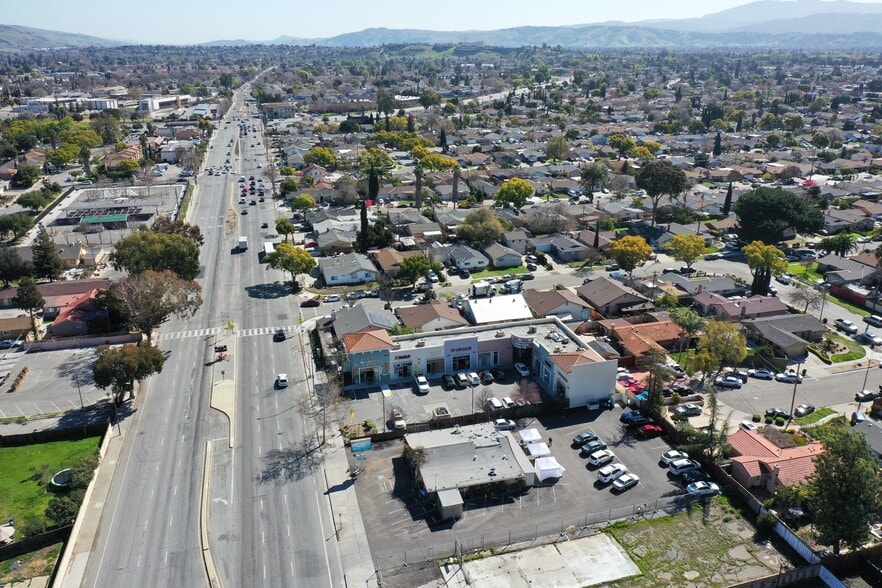 More Photos Of 2955 Senter Rd, San Jose Freestanding For Lease