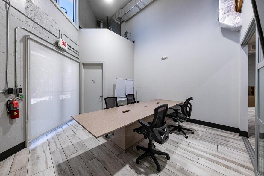 More Photos Of 3305 SW 37th Ave, Miami Office For Sale