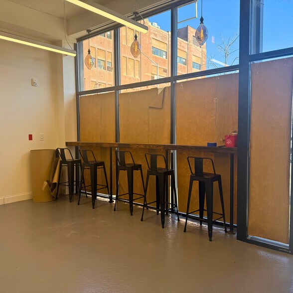 More Photos Of 15 Canal Pl, Bronx Warehouse For Lease