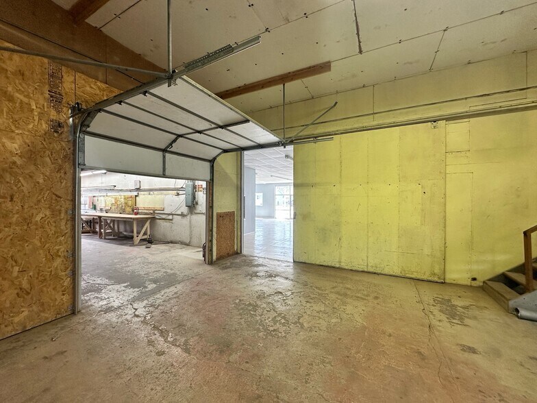 More Photos Of 2242 Silver St, Ashland Light Manufacturing For Lease