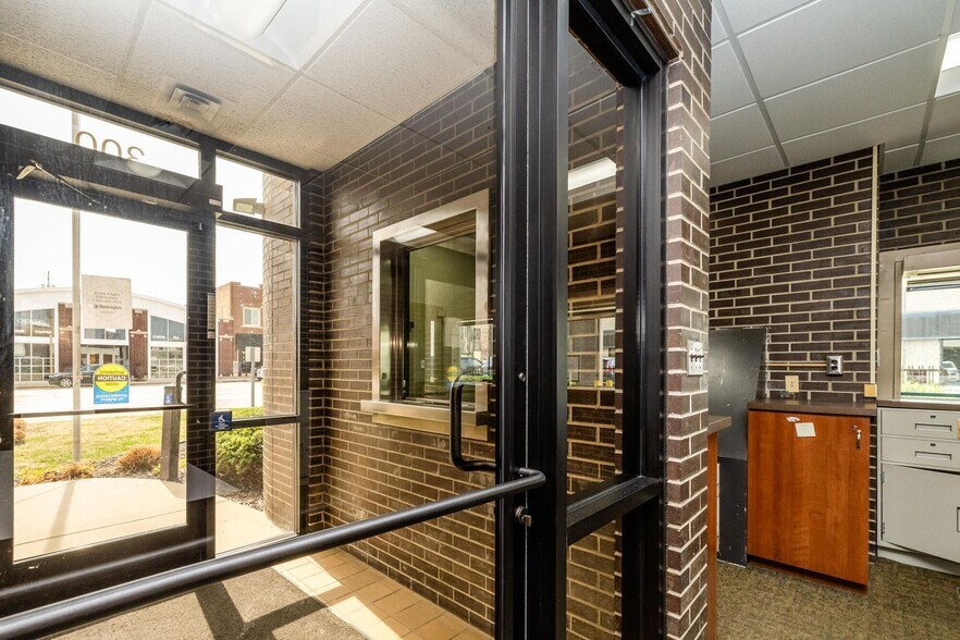 More Photos Of 300 Main St, Saint Joseph Bank For Sale