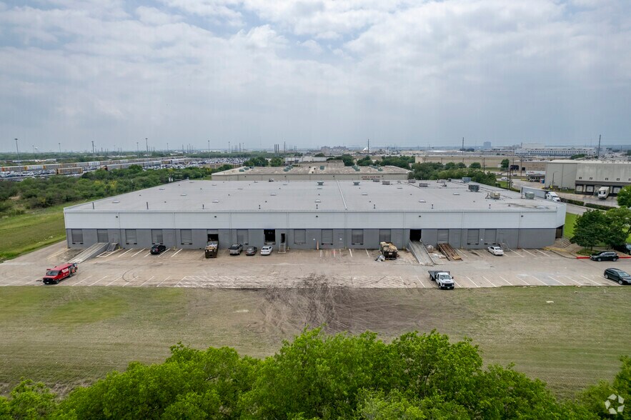 More Photos Of 5400-5410 Kaepa Ct, San Antonio Warehouse For Lease