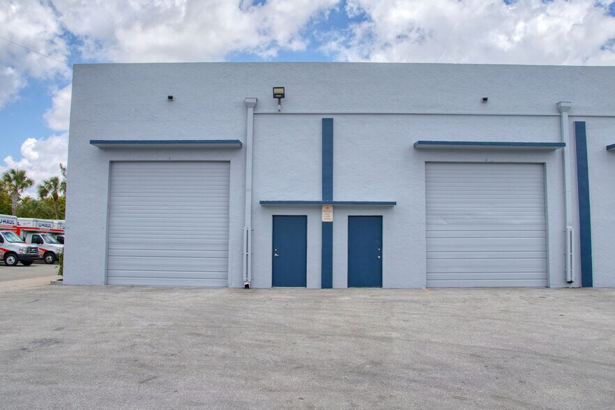 More Photos Of 4747 N Nob Hill Rd, Sunrise Distribution For Lease