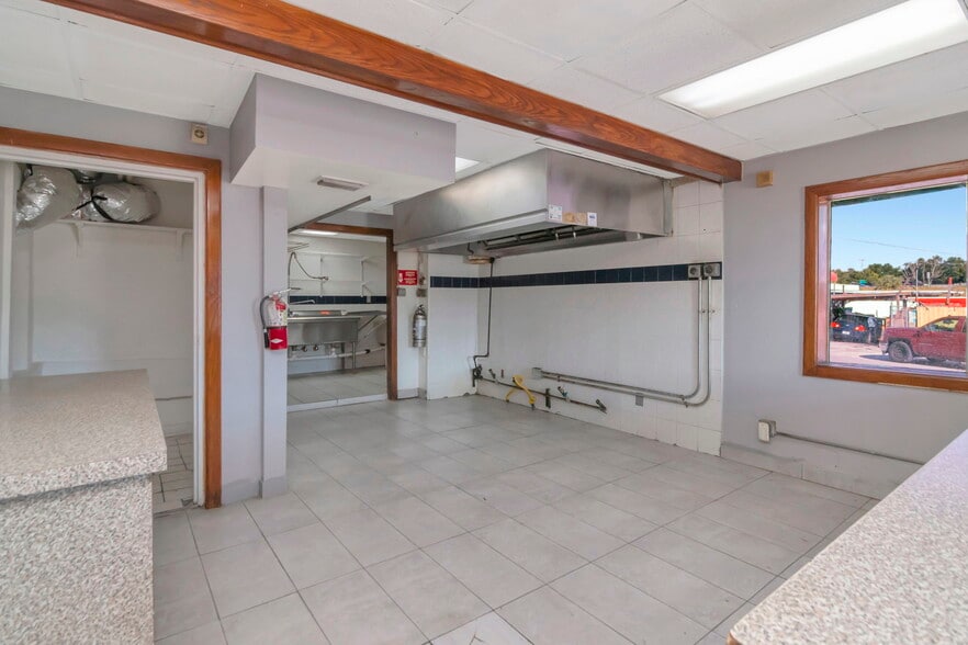 More Photos Of 308 E Waters Ave, Tampa Restaurant For Sale