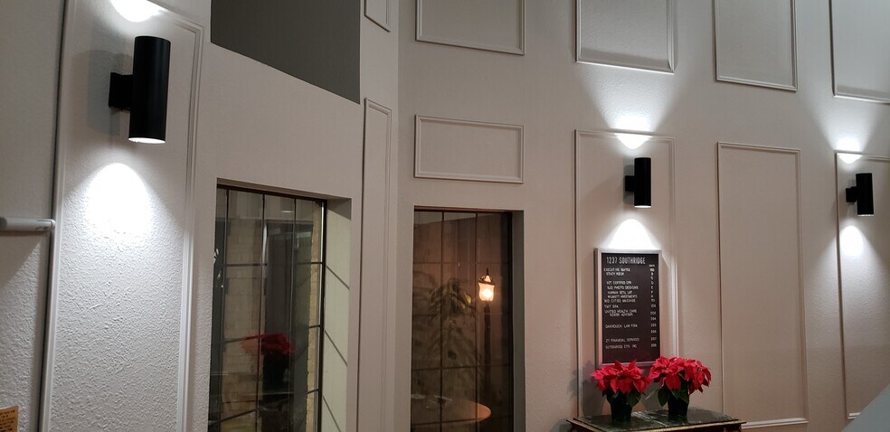 More Photos Of 1237 Southridge Ct, Hurst Medical For Sale