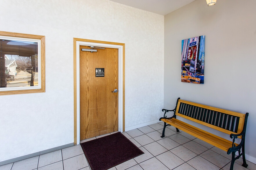 More Photos Of 1263 Bennett Ave, Burley Medical For Lease