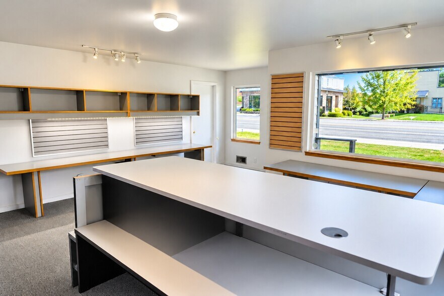 More Photos Of 409 S Main St, Hailey Storefront Retail Office For Sale