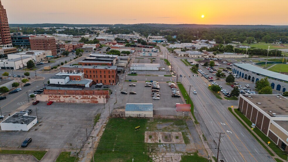 More Photos Of 100 Dewey Ave, Bartlesville Land For Sale