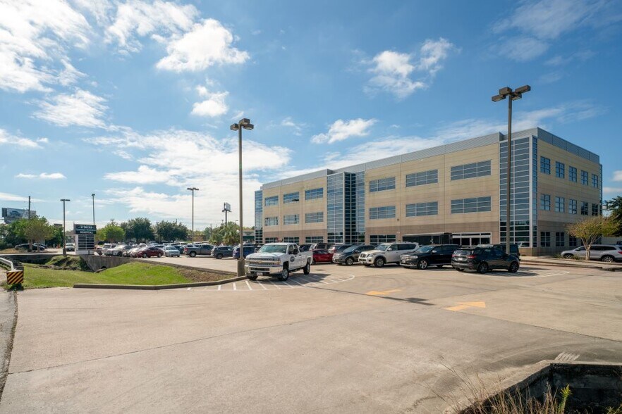 More Photos Of 1485 FM 1960 Byp E, Humble Medical For Lease