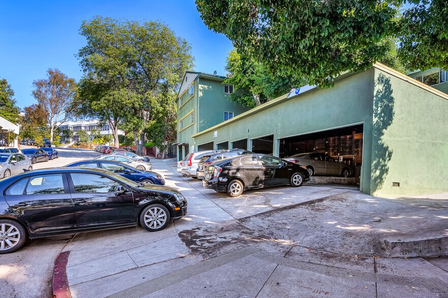 More Photos Of 512 Midvale Ave, Los Angeles Land For Sale