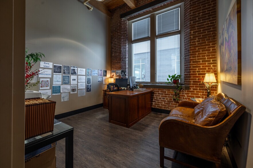 More Photos Of 214 S 8th St, Louisville Loft Creative Space For Sale