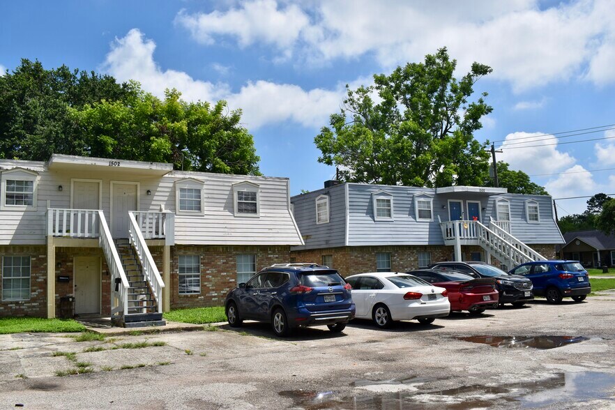 More Photos Of 1500-1502 Oleander Dr, La Marque Apartments For Sale