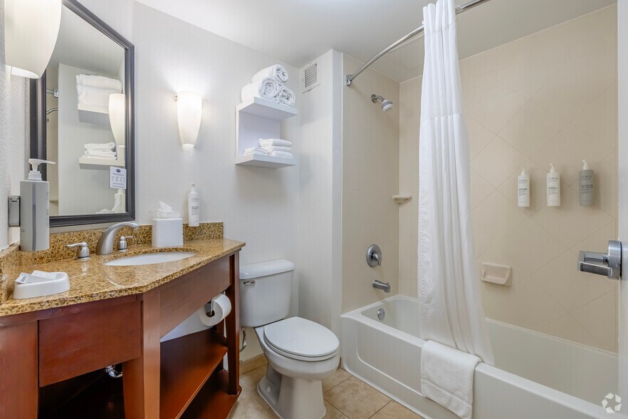 More Photos Of 32420 Stephenson Hwy, Madison Heights Hotel For Sale