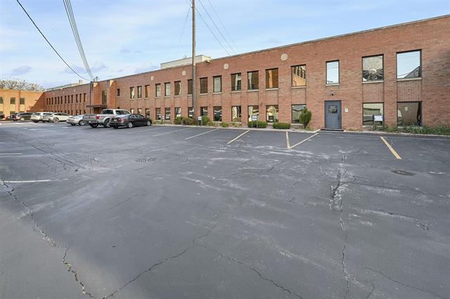 More Photos Of 414 E Walnut St, Green Bay Office For Sale