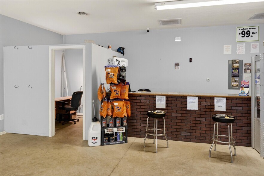More Photos Of 904 N West St, Hillsboro Land For Sale