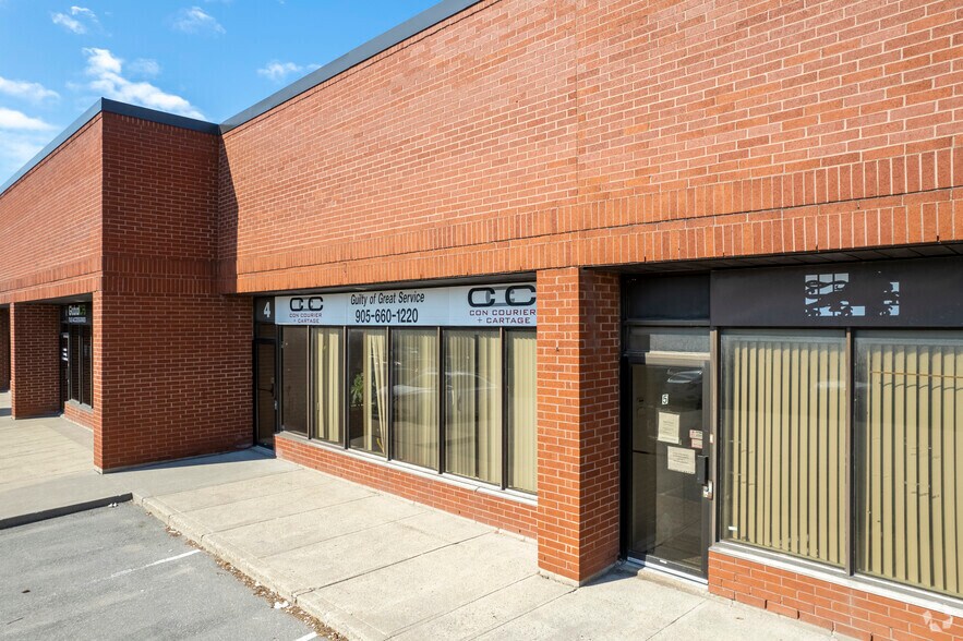 More Photos Of 270 Pennsylvania Ave, Vaughan Light Distribution For Lease