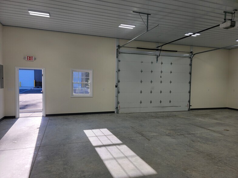 More Photos Of 3141 N Westbury Village Dr, Bloomington Light Manufacturing For Lease