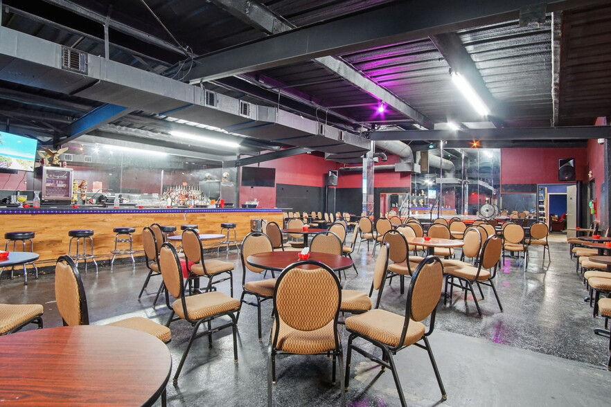 More Photos Of 1900 SE 59th Dr, Oklahoma City Bar For Sale