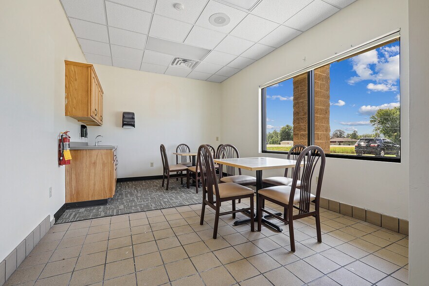 More Photos Of 200 Golfview Rd, Cecil Storefront Retail Office For Sale