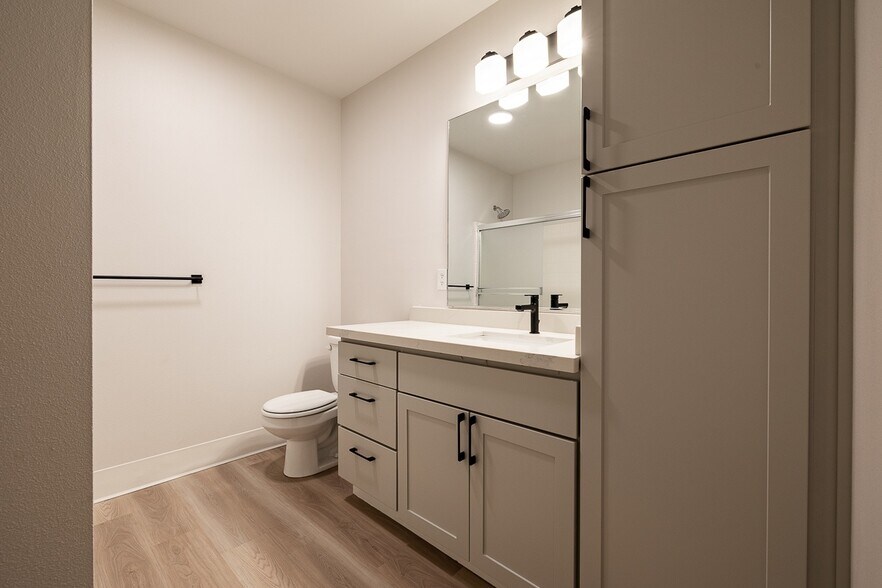 More Photos Of 1900 Queen Anne Ave N, Seattle Apartments For Lease