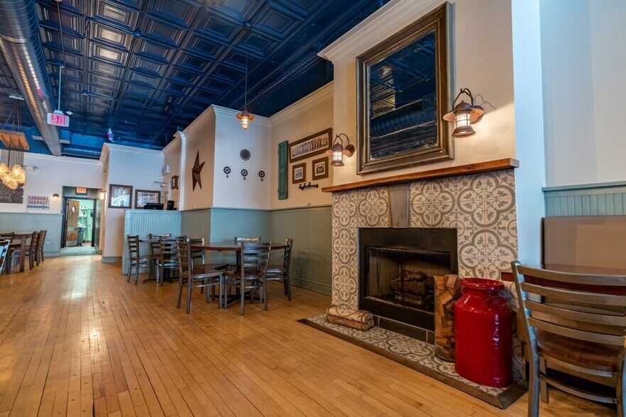 More Photos Of 30 S La Grange Rd, La Grange Restaurant For Sale