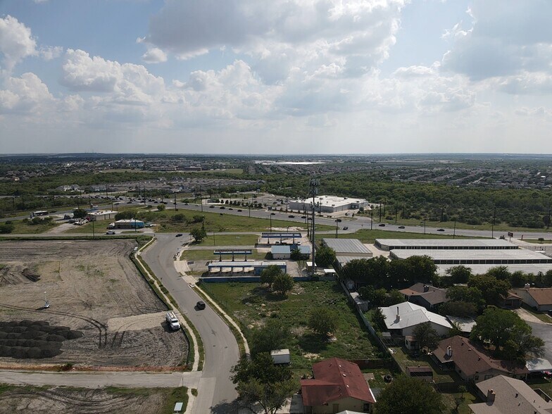 More Photos Of 7407 Glen Mont Dr, San Antonio Freestanding For Lease