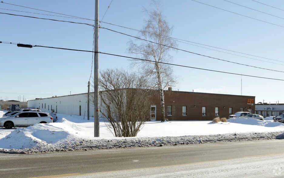 More Photos Of 1297 Industrial Rd, Cambridge Warehouse For Lease