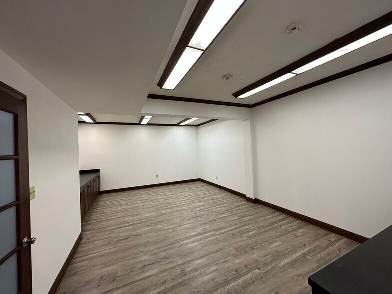 More Photos Of 2050 N 11th St, Beaumont Medical For Lease