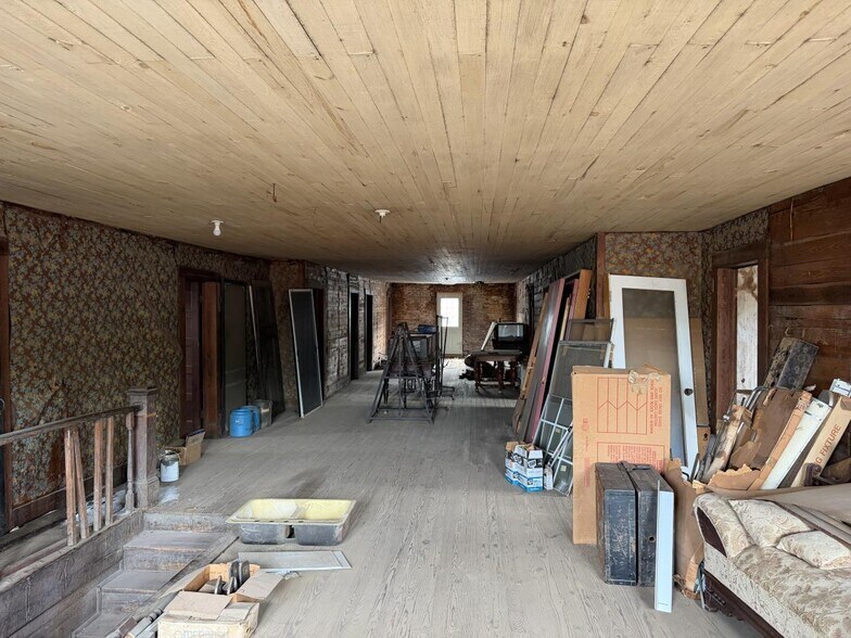 More Photos Of 114 Dogwood Ave, Middleton Auto Repair For Sale