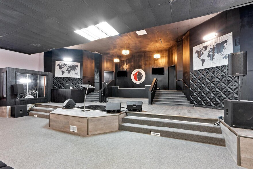 925 W Burleigh St, Milwaukee, WI 53206 Religious Facility For Sale