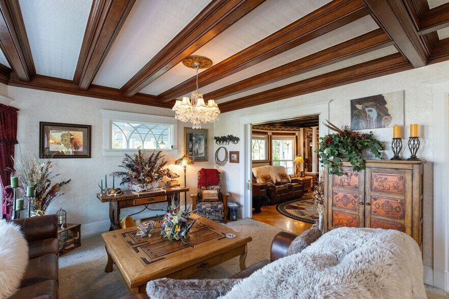 More Photos Of 620 Davis St, Wasco Specialty For Sale