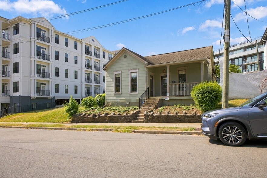 More Photos Of 321 29th Ave N, Nashville Office Residential For Sale