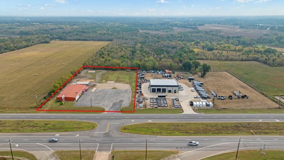 More Photos Of 3610 N Main St, Paris Restaurant For Sale