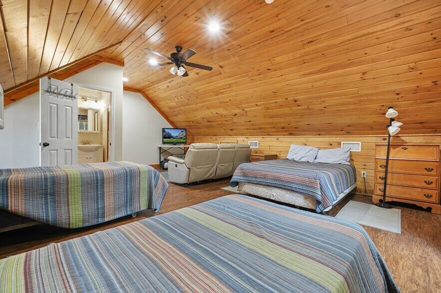 More Photos Of 400 Mulberry Gap Rd, Ellijay Hospitality For Sale