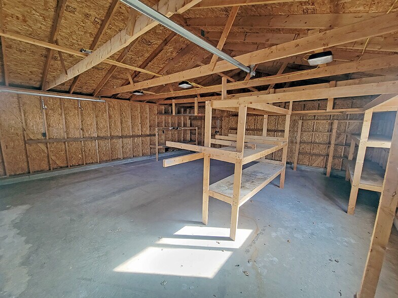 More Photos Of 8044 N Illinois St, Caseyville Office For Sale